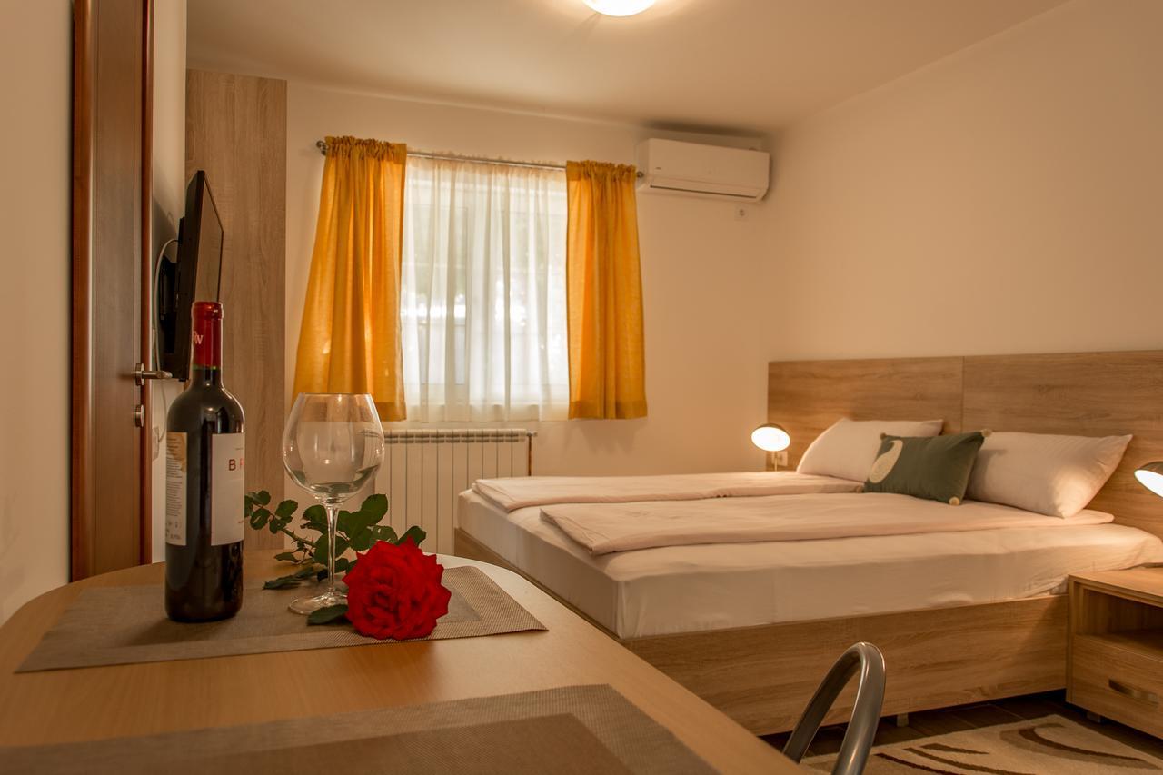 Apartmani Mendula Budva Zewnętrze zdjęcie